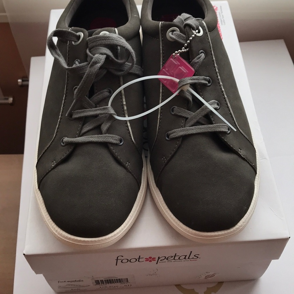 Foot petal soft touch cushioned heel super comfy